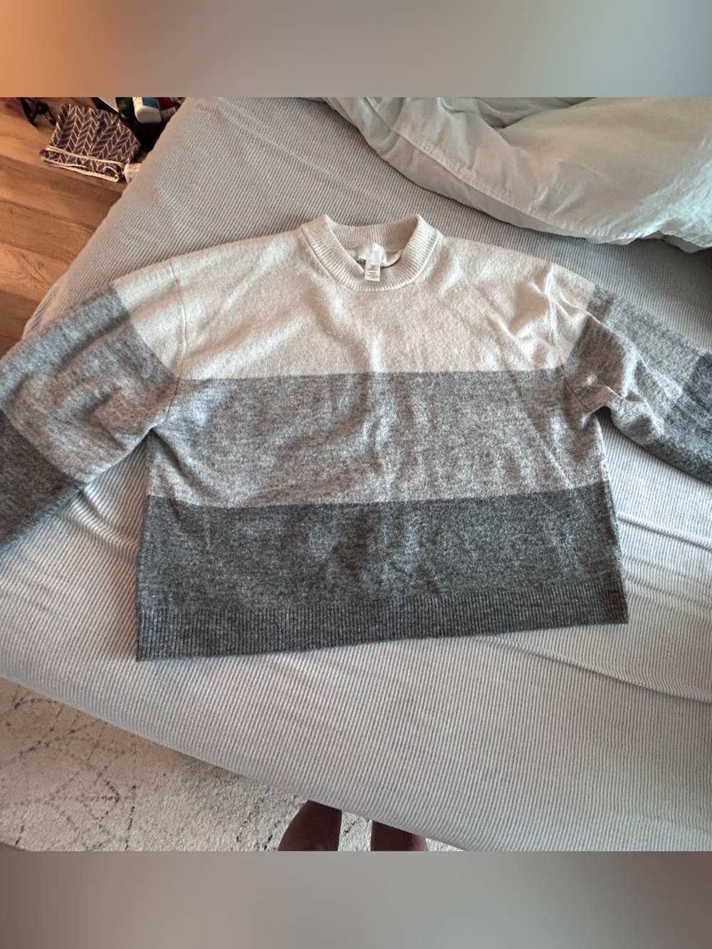 H&M women’s striped wool sweater size medium